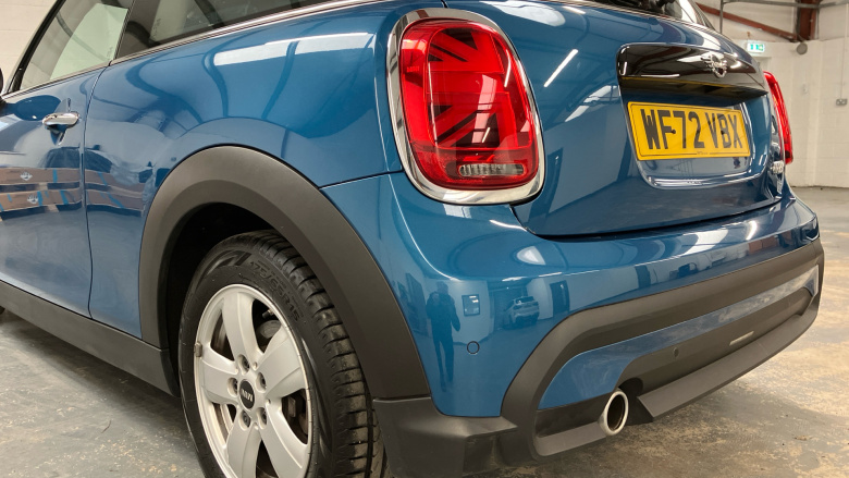 MINI Hatchback 1.5 Cooper Classic 3dr Auto Petrol Hatchback